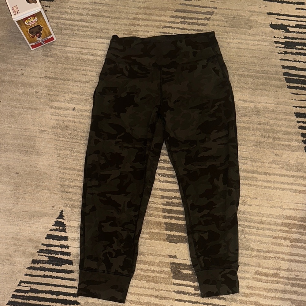 Lululemon Align Joggers in the "Heritage 365 Camo Deep Coal Multi  size 8